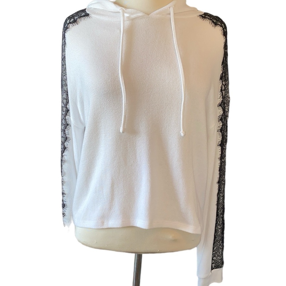Ultra Flirt sweater hoodie lace decoration on sleeves cropped Size medium